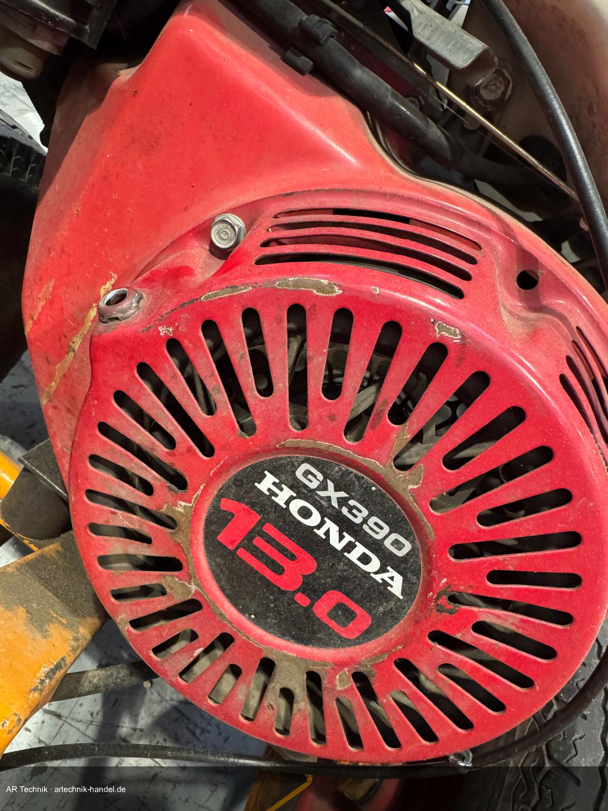 Honda GX390 Starterdeckel am Schmitz Tornado Aufsitzmäher – Motor von der Starterseite
